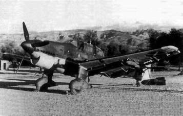 Uno de los Ju 87B-1 llegados a España en octubre de 1938 para operar con la Legión Cóndor contra objetivos de precisión, como nudos ferroviarios, fortines y muelles portuarios (fuente: airpages.ru)